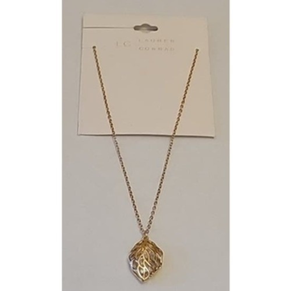 LC Lauren Conrad Leaf Pendant Cage Necklace Womens Gold Tone‎ Filigree Dainty